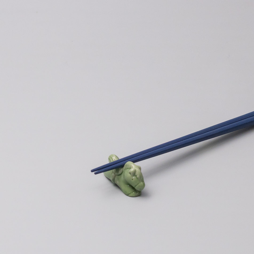 Premium Green Horse Chopstick Rest – Decorative Tableware Accessory