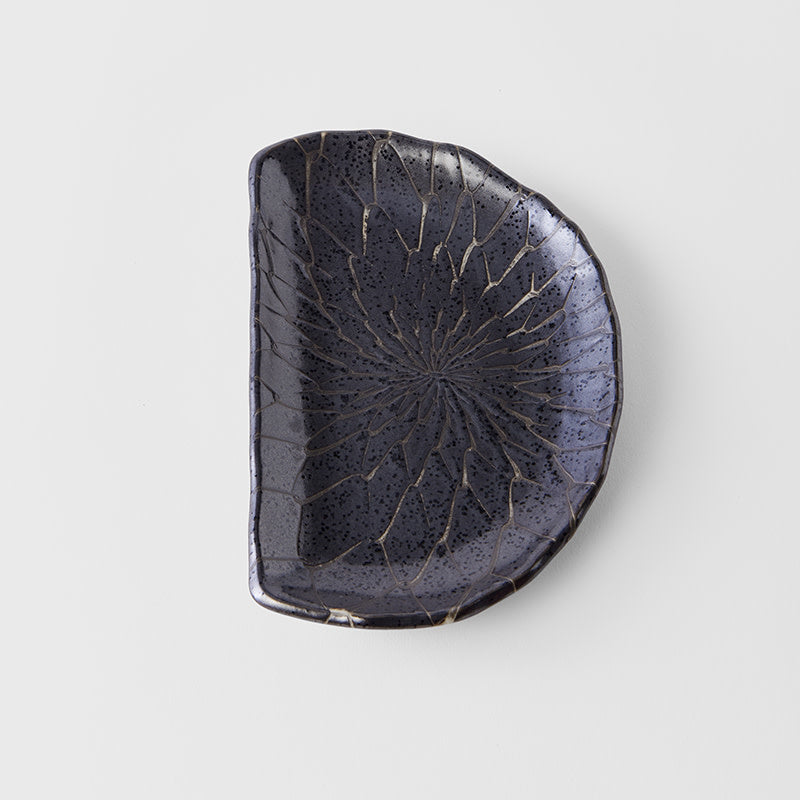 Premium D-Shaped Plate – Black Charcoal Net Design 21cm
