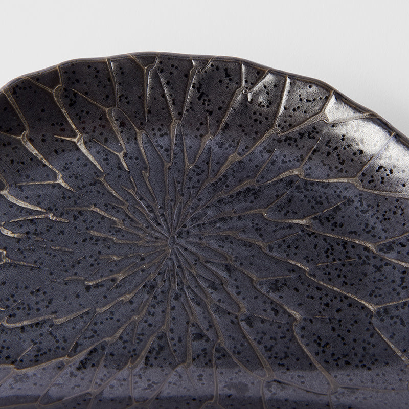 Premium D-Shaped Plate – Black Charcoal Net Design 21cm