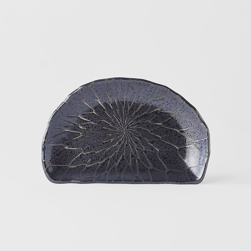 Premium D-Shaped Plate – Black Charcoal Net Design 21cm