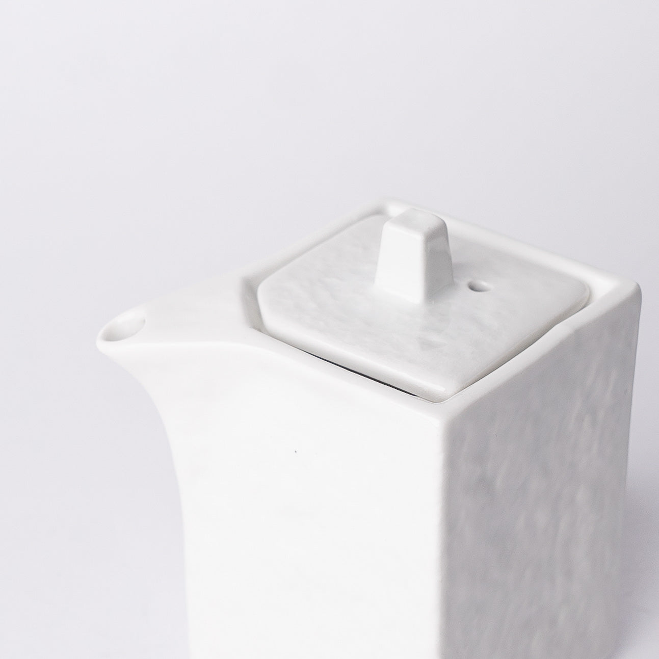 Premium 150ml Textured White Glaze Squared Ceramic Soy Pot Japanese Tableware