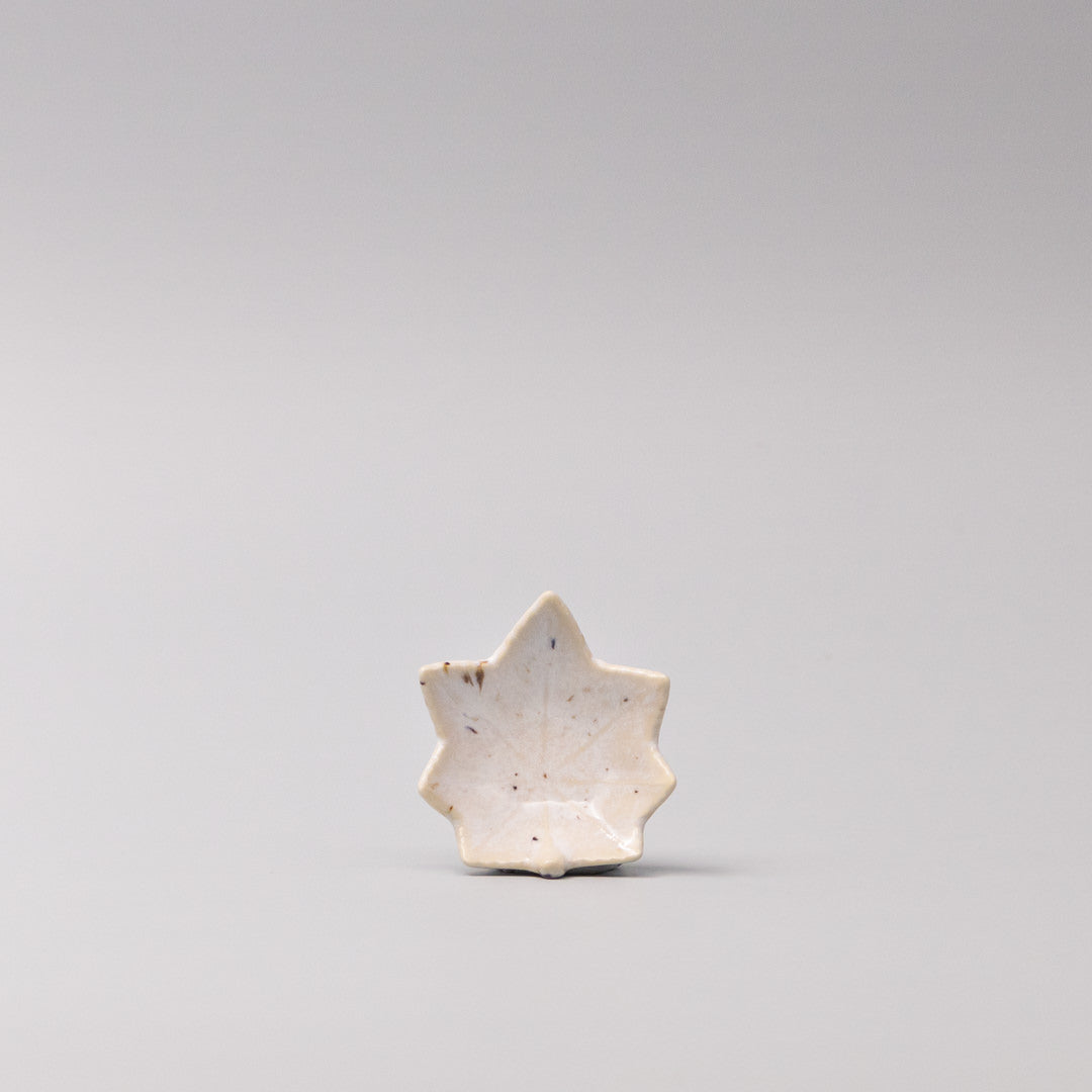 Premium Ceramic Maple Leaf Sauce Dish – White Ivory Fleck 6cm, 6ml