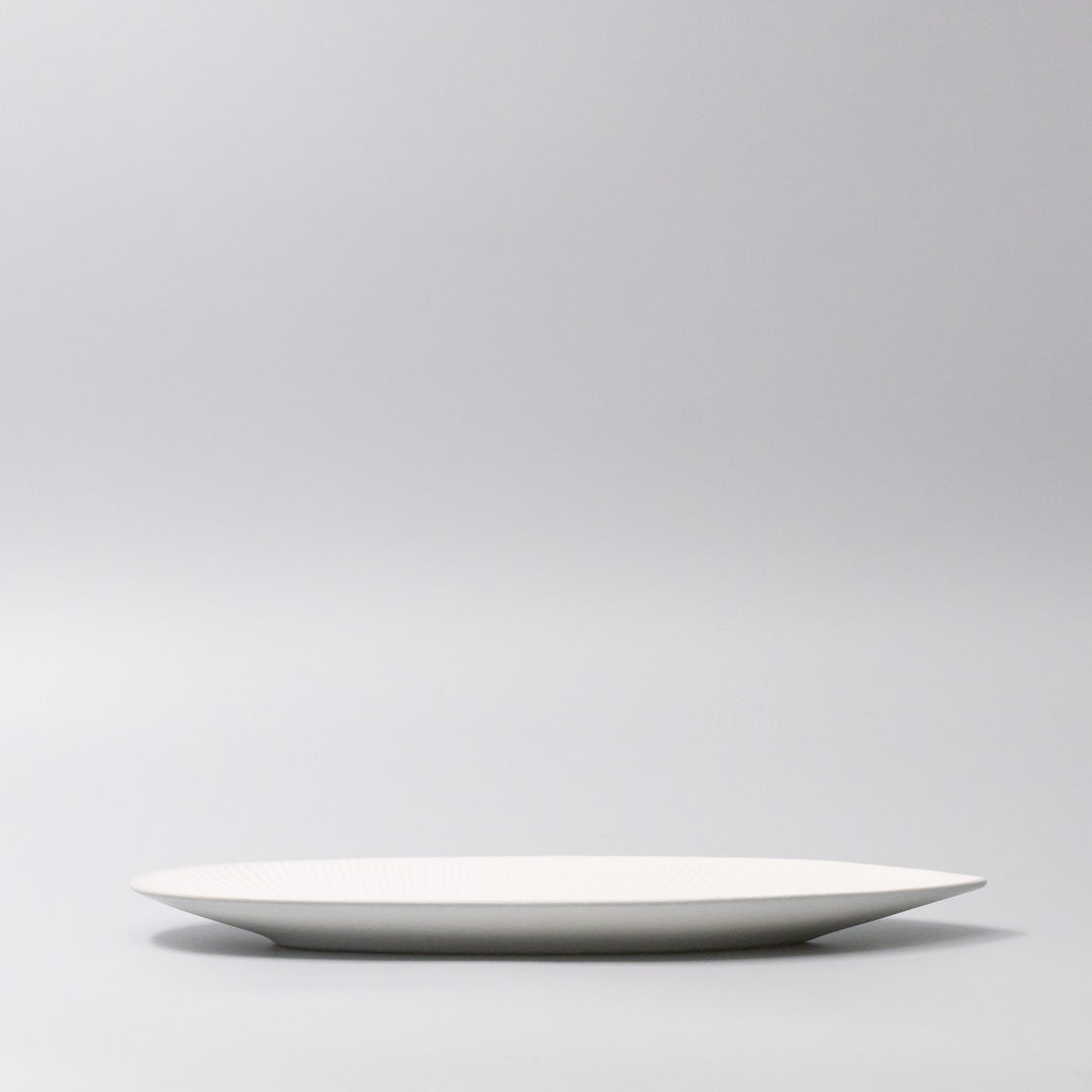 Premium Oval Plate – White Snow Leaf Glaze 31.5cm
