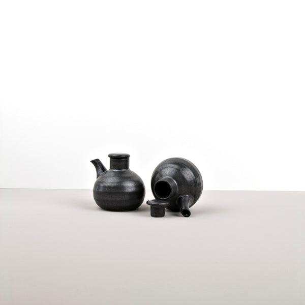 Premium Minoyaki Porcelain Soy Pot – Matte Black 110ml