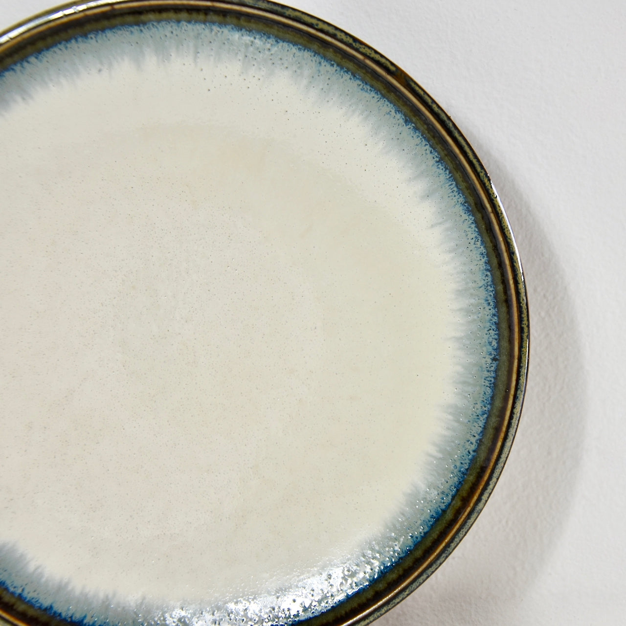 Premium Tapas Plate – White Aurora Glaze 17cm