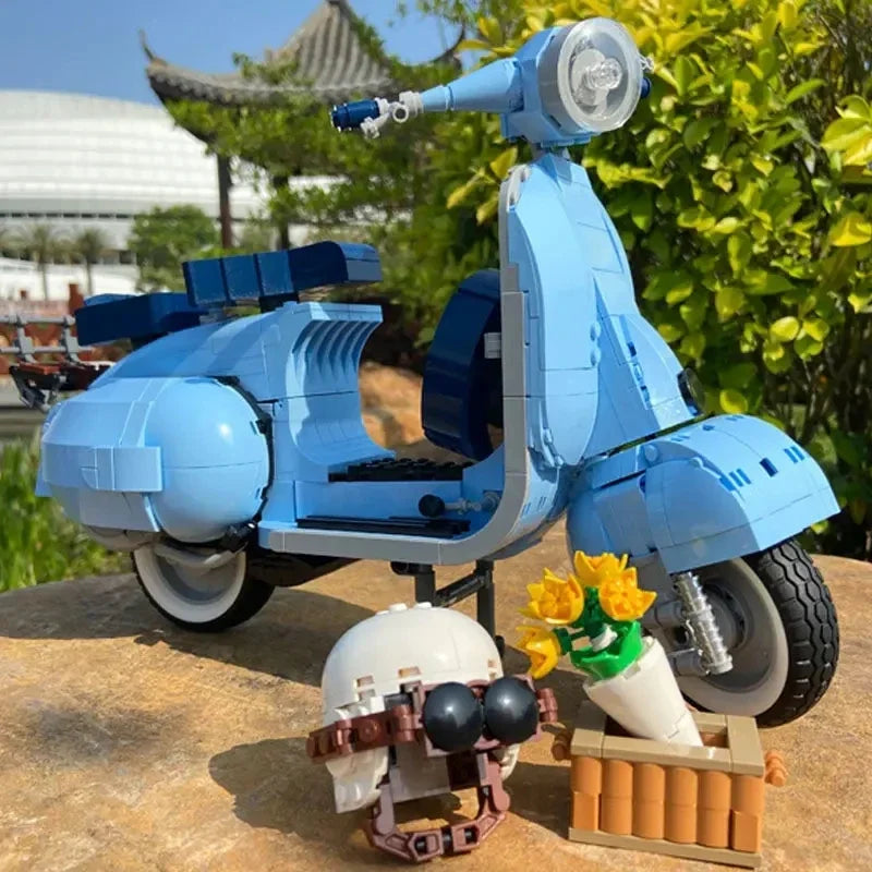 NNEOBA NEW Roman Vespas 125 MOC 10298 Motorcycle City Toys - SuperSaverAU - view 5