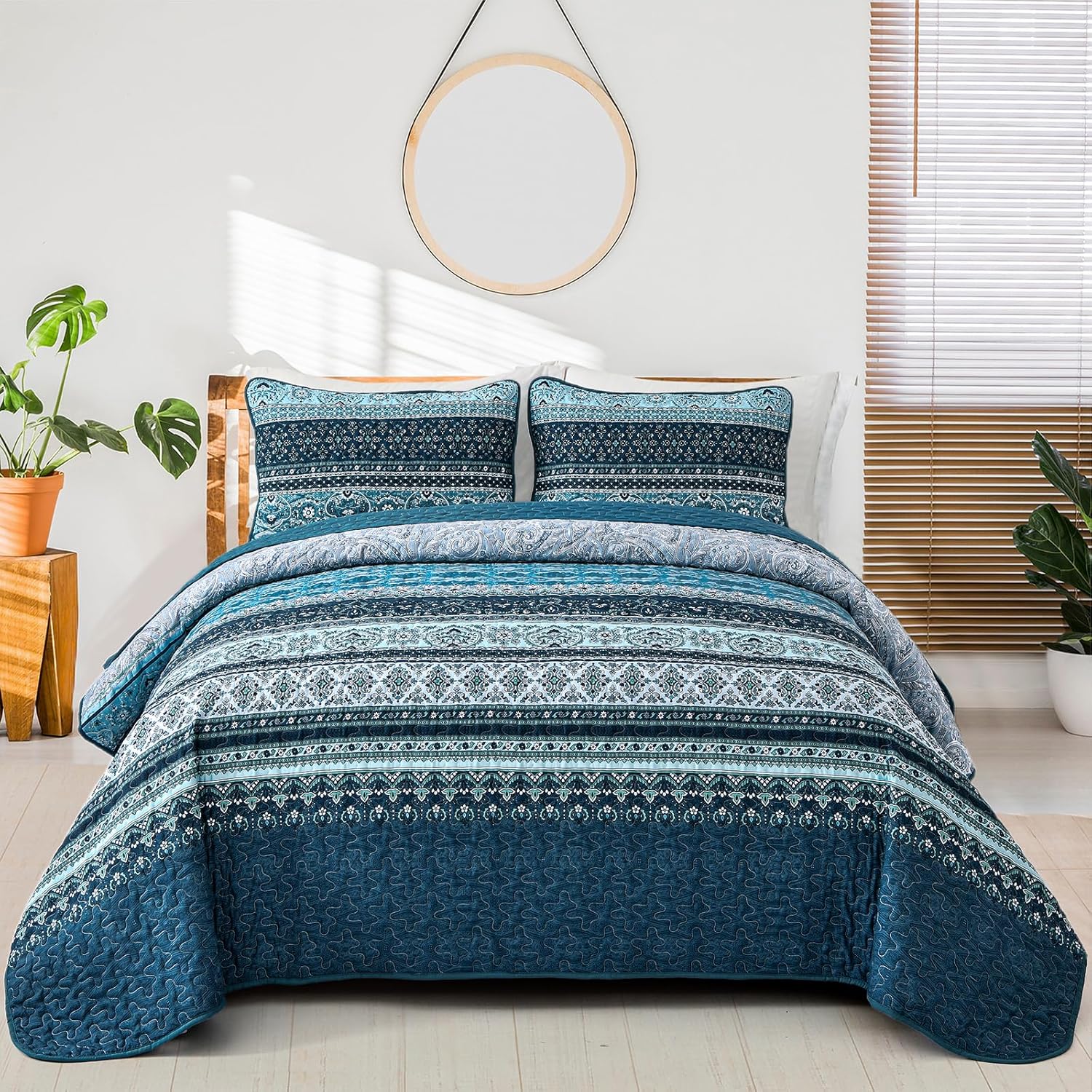 Premium Opalescent Reversible Quilt Bedspread Set - Queen