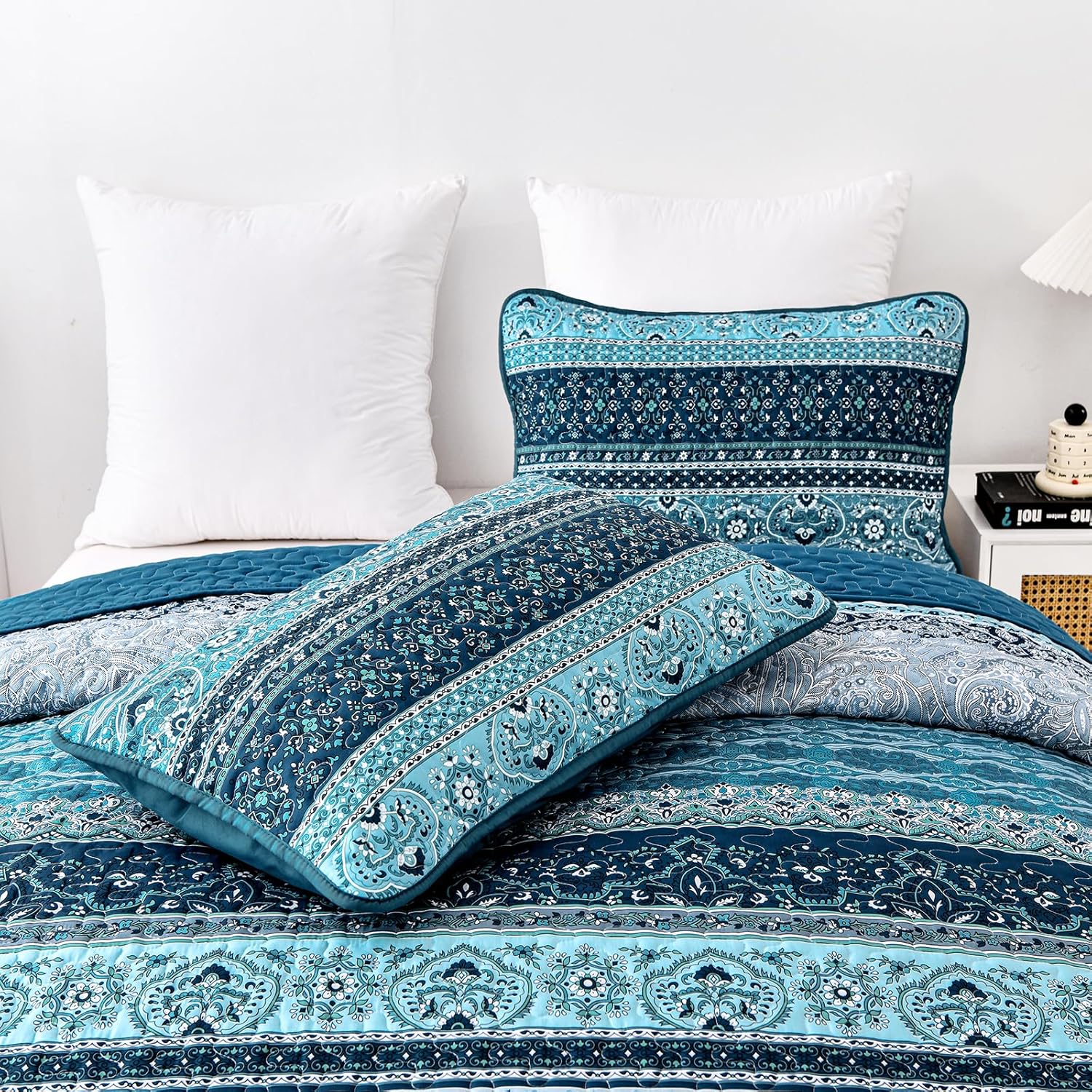 Premium Opalescent Reversible Quilt Bedspread Set - Queen