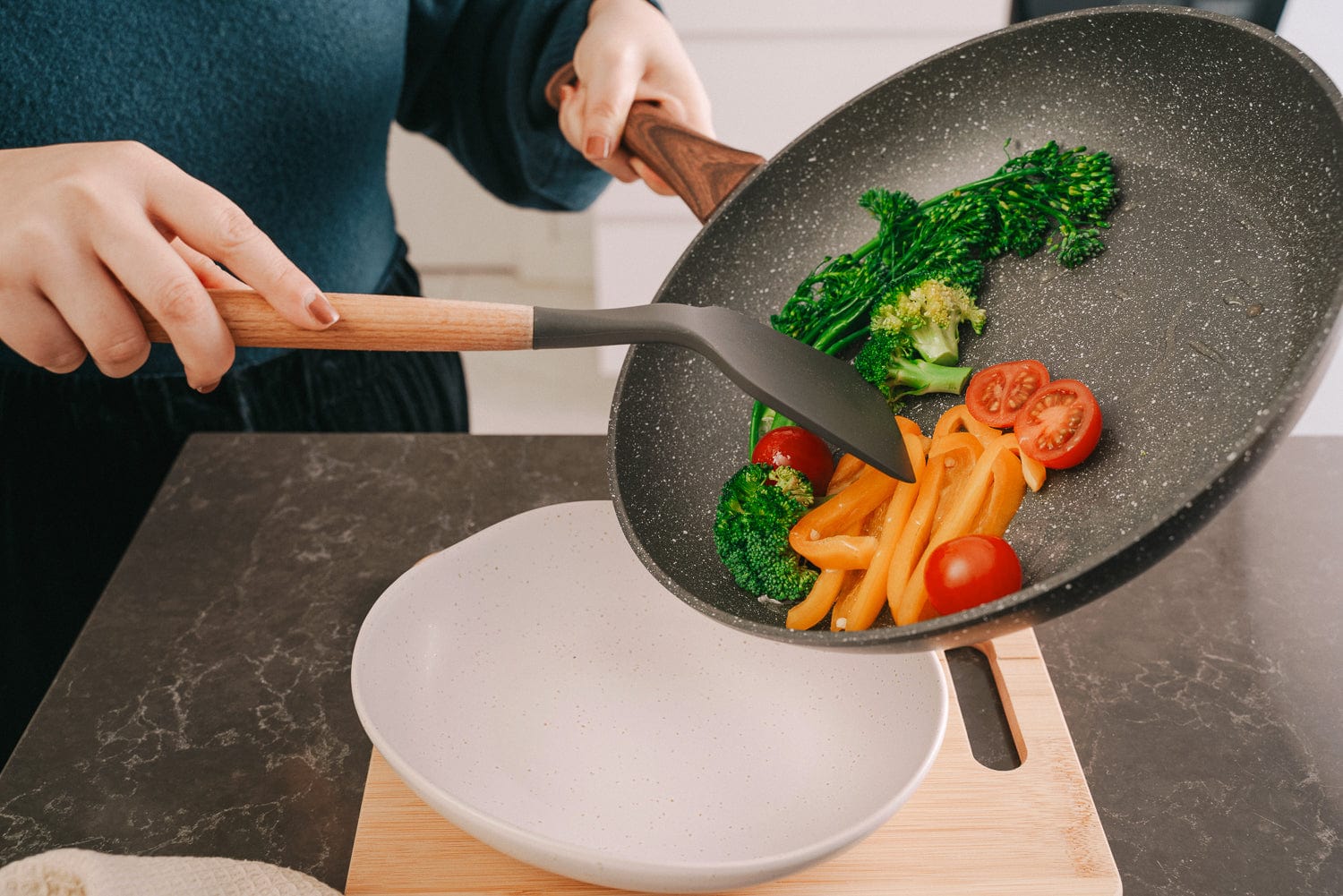 Eco-friendly Beechwood & Silicone Turner, 32 x 8 cm, Dishwasher Safe - SuperSaverAU - view 1