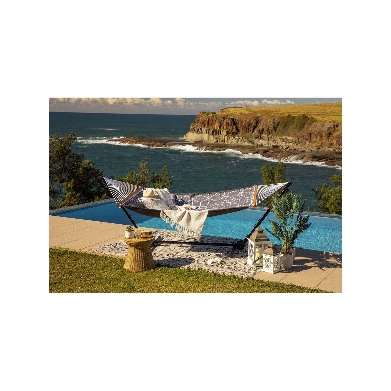 Two Trees Quilted Double Hammock 140 x 200cm Water Resistant 200kg