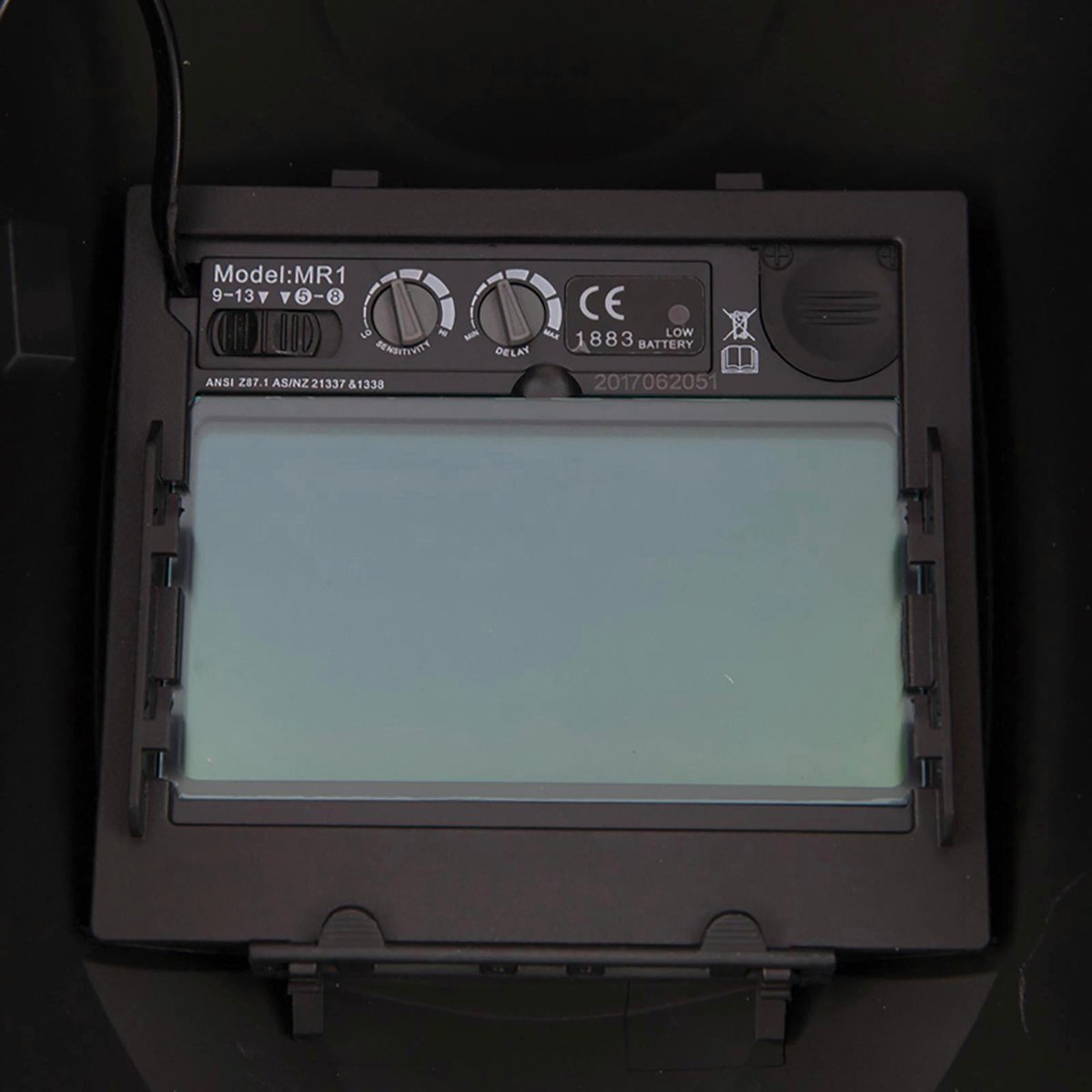 Bossweld Carbon Welding Helmet 5-8/9-13 100x53mm Auto-Darkening - SuperSaverAU - view 3