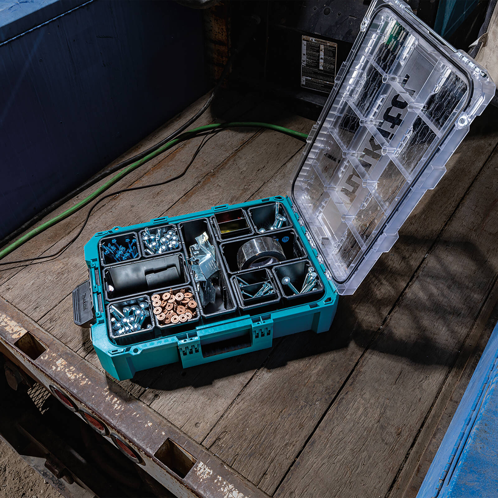 Makita Maktrak Deep Medium Organiser, 11 Removable Bins, Clear Lid