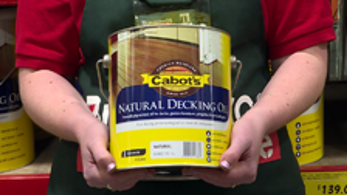Cabot's Natural Decking Oil 4L Oil-Based, UV Resistant, Splatter Resistant, Deep Penetrating Timber Finish