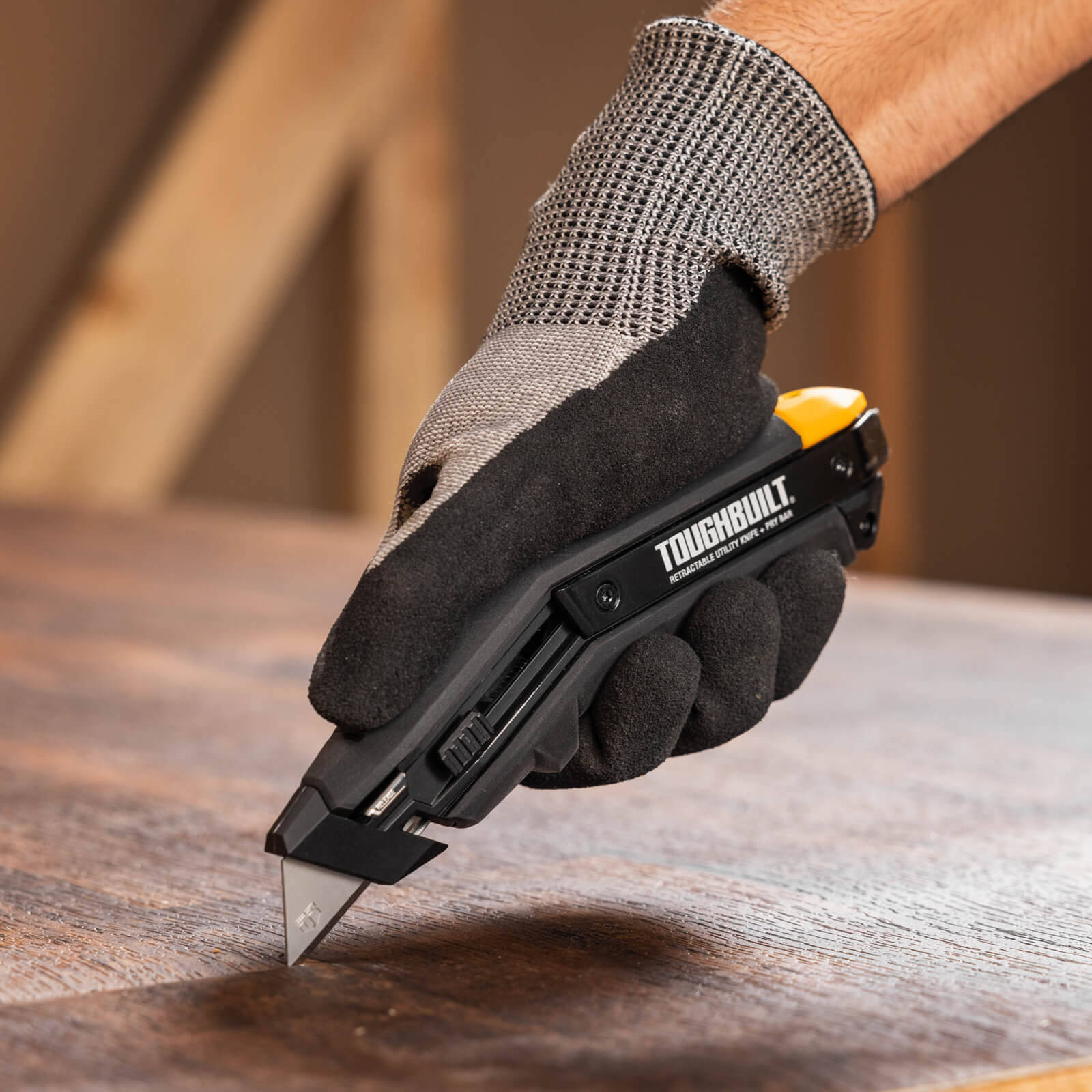 ToughBuilt Angled Utility Knife with Pry Bar, Retractable 5-Blade