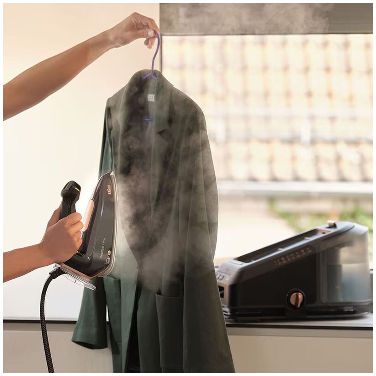 Braun CareStyle 7 Pro Steam Generator Iron 2400W - 2L Tank, 8bar Pressure, 600g/min Steam Shot - IS7285BK