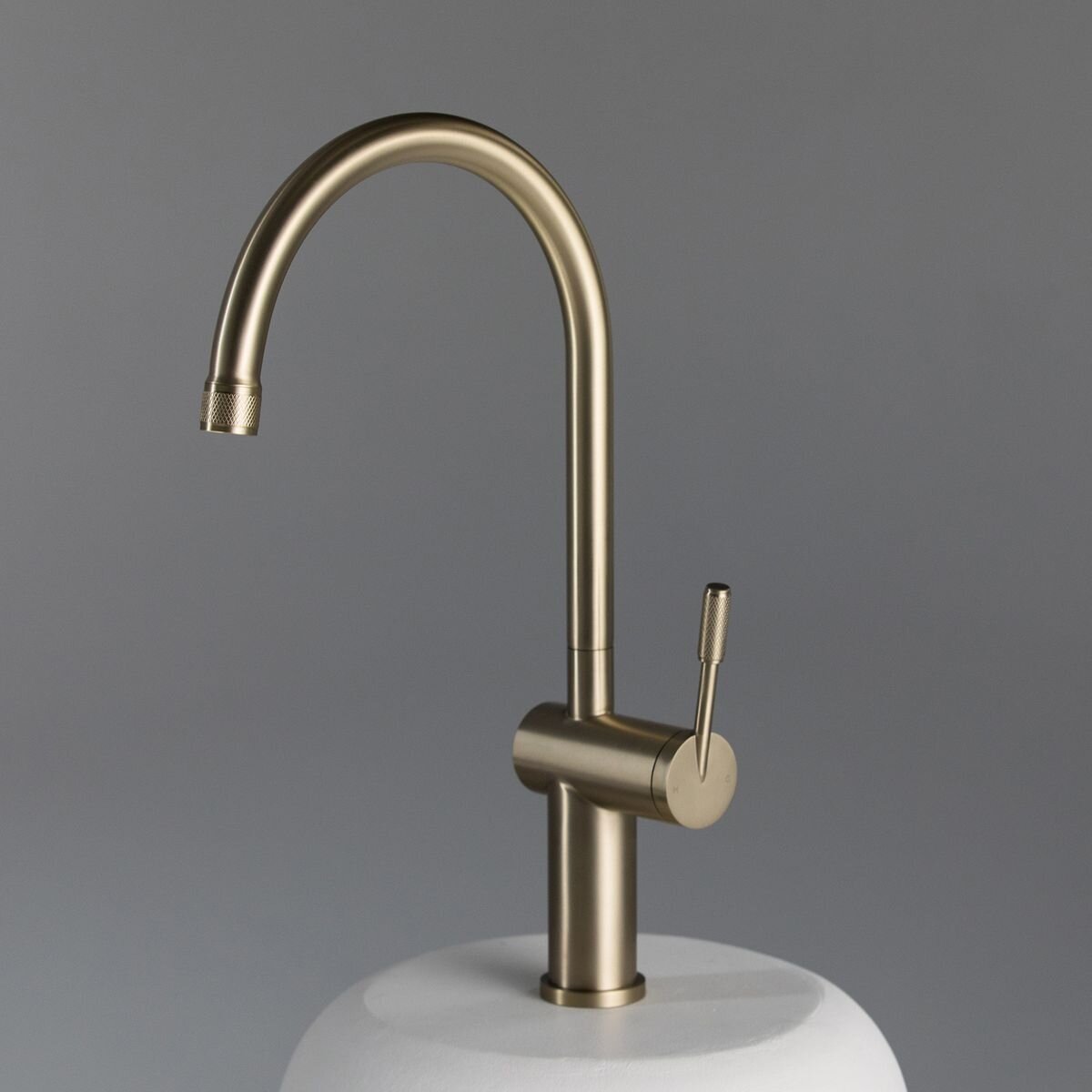 Titan Essentials Gooseneck Kitchen Mixer Tap - Pearl gold - Soft-Closing Ceramic Seal - TTPG2