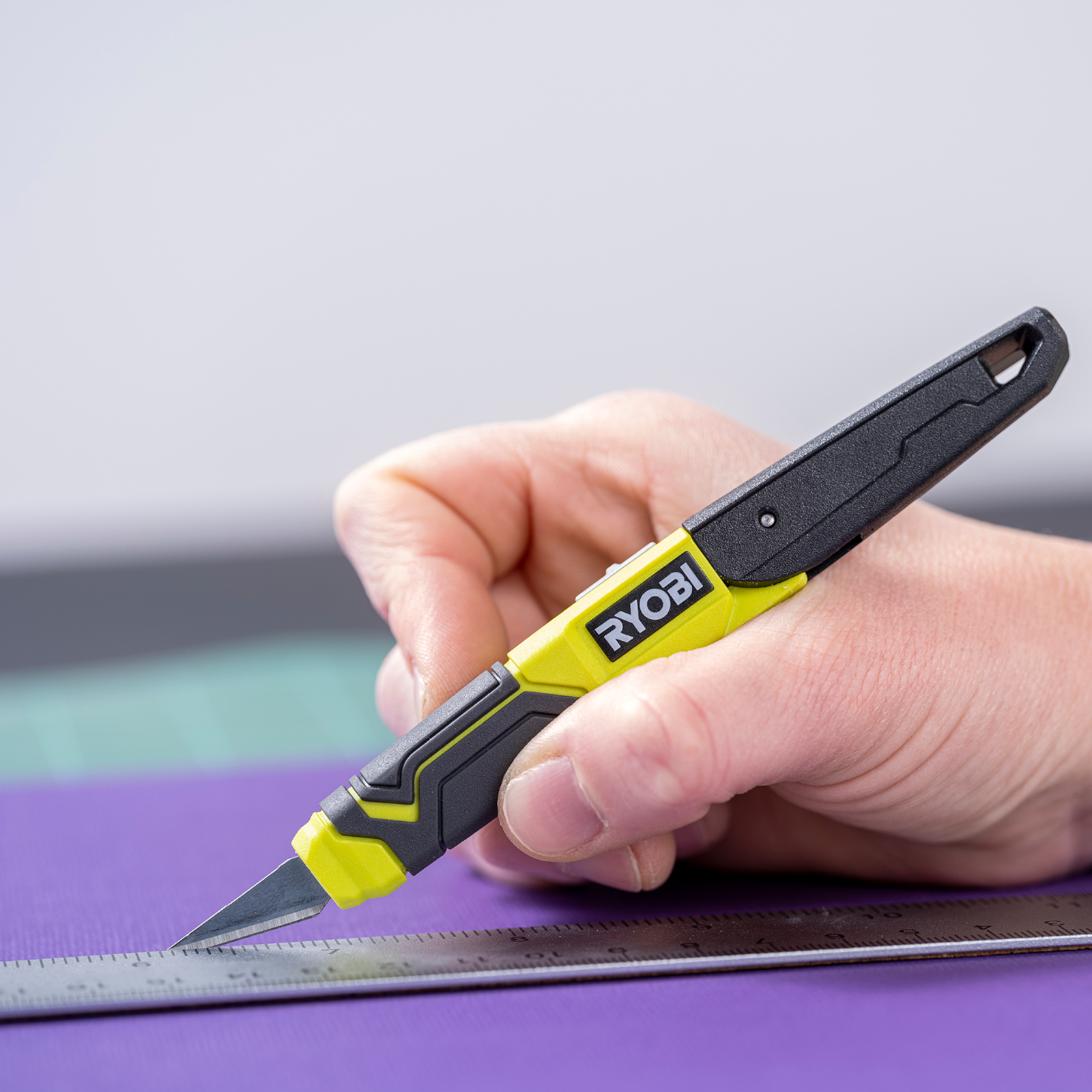 Ryobi Quick Change Hobby Knife with 3 Blades & Slide-Switch Blade Change