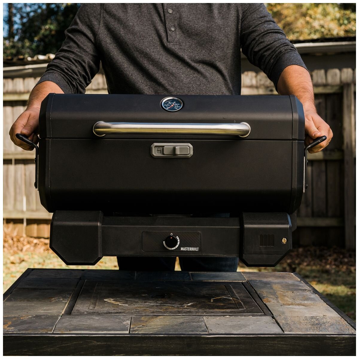 Masterbuilt Portable Charcoal BBQ - Black, SteadyTemp Dial, Up to Four Hours Burn Time - MB20040622