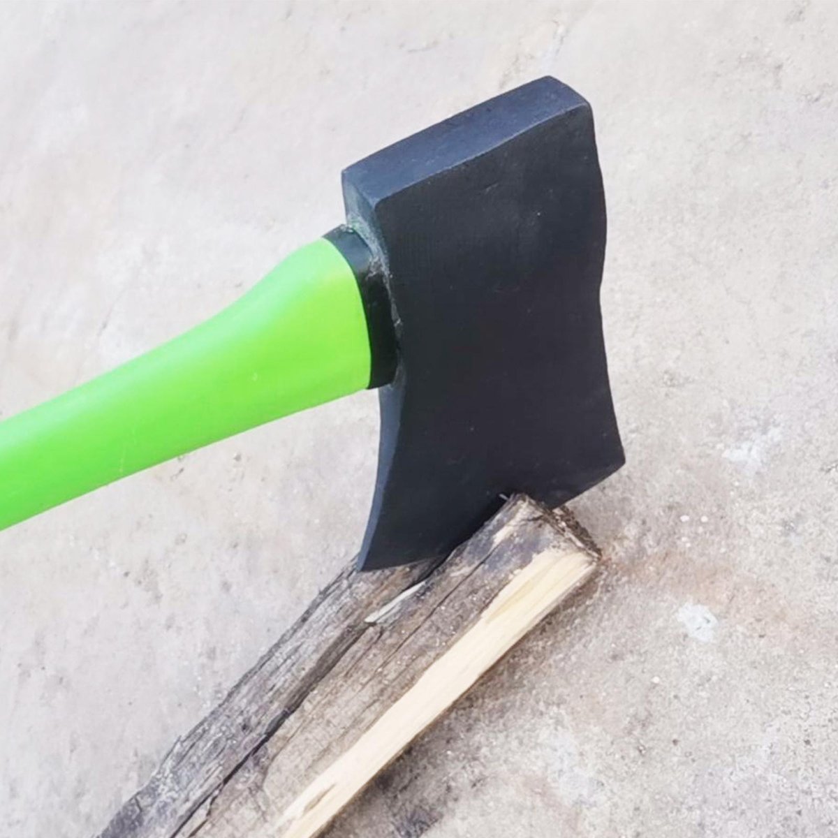 Saxon 1.8kg Fibreglass Axe - Carbon Steel Head - Lightweight - Durable - SuperSaverAU - view 5