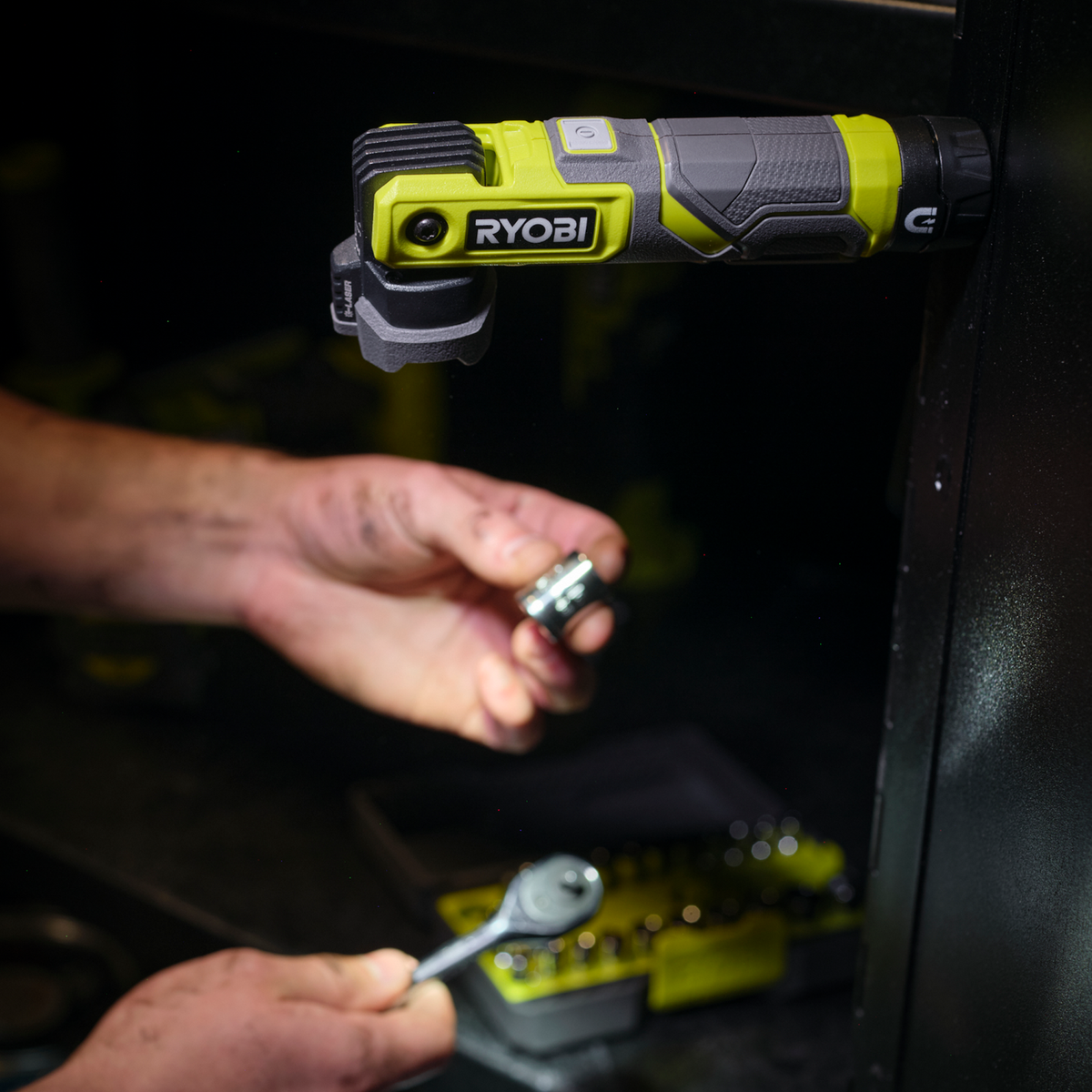 Ryobi USB Lithium Pivoting Laser Light 2Ah Kit - 180° Pivoting Head - 630 Lumens - Magnetic Base - IP54 Rated - SuperSaverAU - view 4