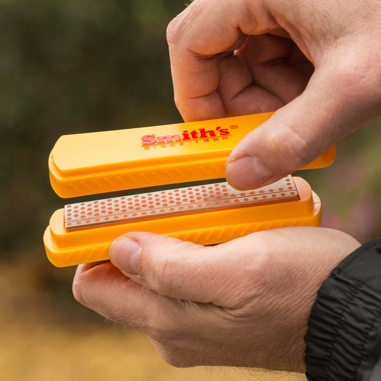 Smith's 4" Fine Diamond Sharpening Stone with Cover for Knives