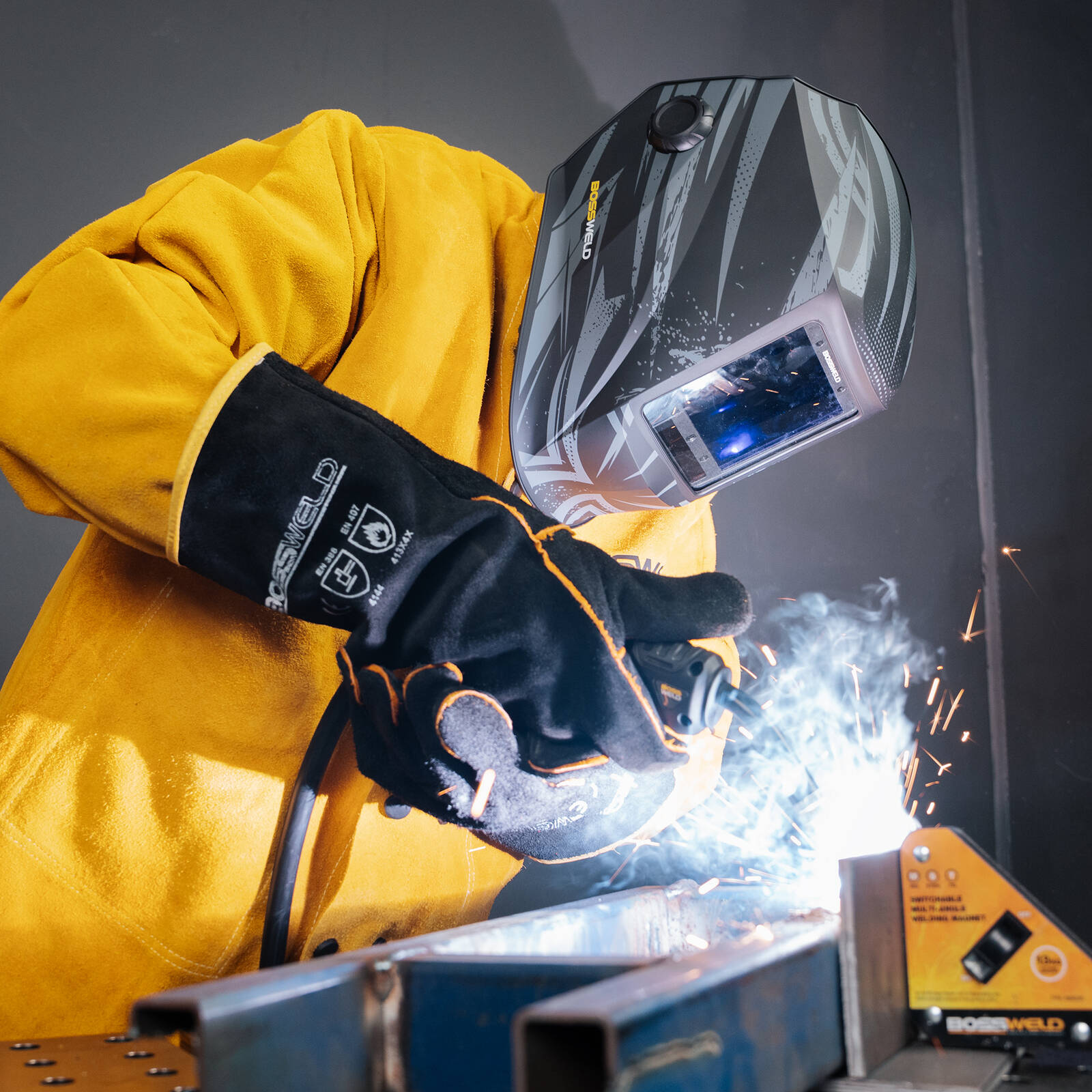 Bossweld VX-4 Firestorm Auto Darkening Welding Helmet, Variable Shade 4-8/9-13, 100 x 93mm Lens, Grinding Mode