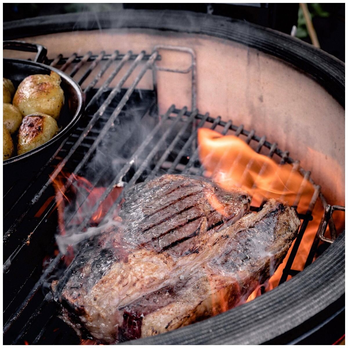 Kamado Joe Big Joe grill expander - Adds up to sixty percent more cooking area, dishwasher-safe - BJ-SCS