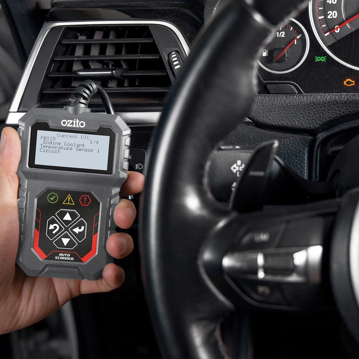 Ozito OBD2 Automotive Scan Tool - 157mm x 30mm - Live Data - Compact - SuperSaverAU - view 2