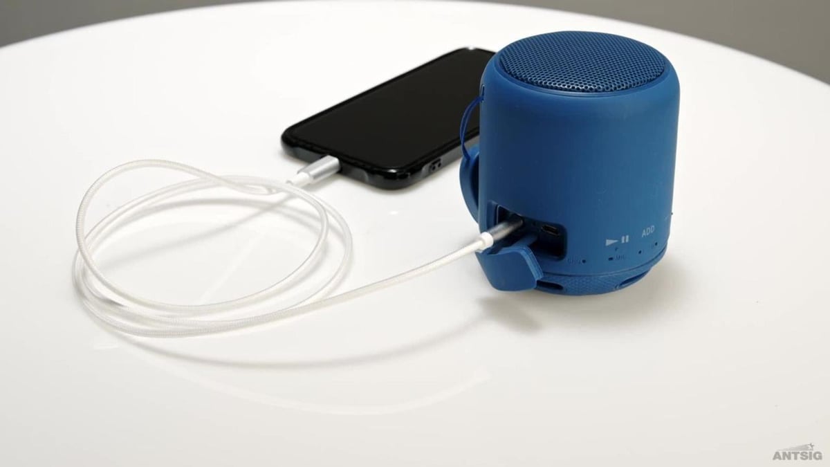 Antsig Silicone Lightning Male to 3.5mm Aux Female Audio Adaptor - Durable Design - Apple MFi Certified - 10mm x 80mm - SuperSaverAU - view 4