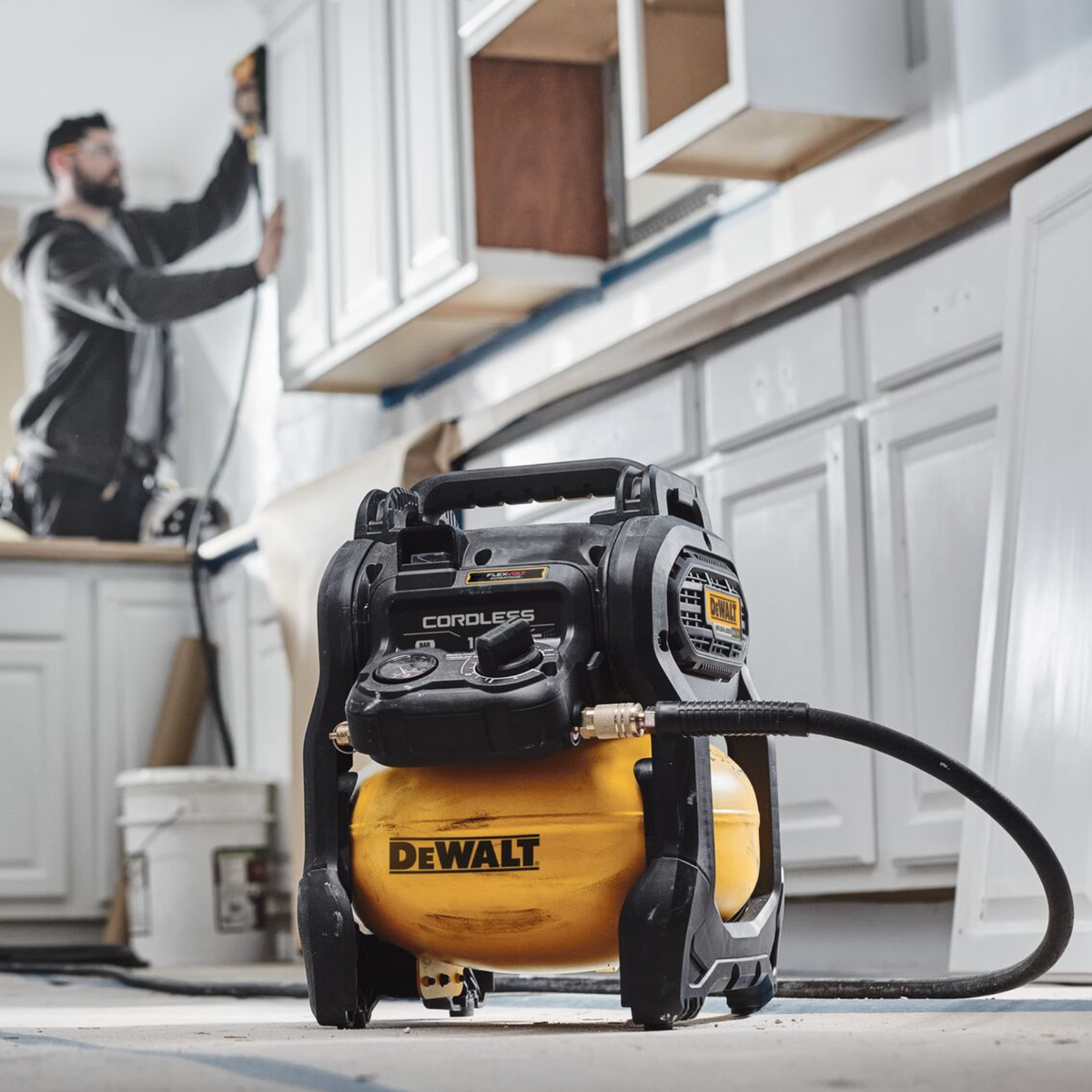 DeWALT 18V 10L Brushless Cordless Air Compressor DCC1018N-XJ - Skin Only