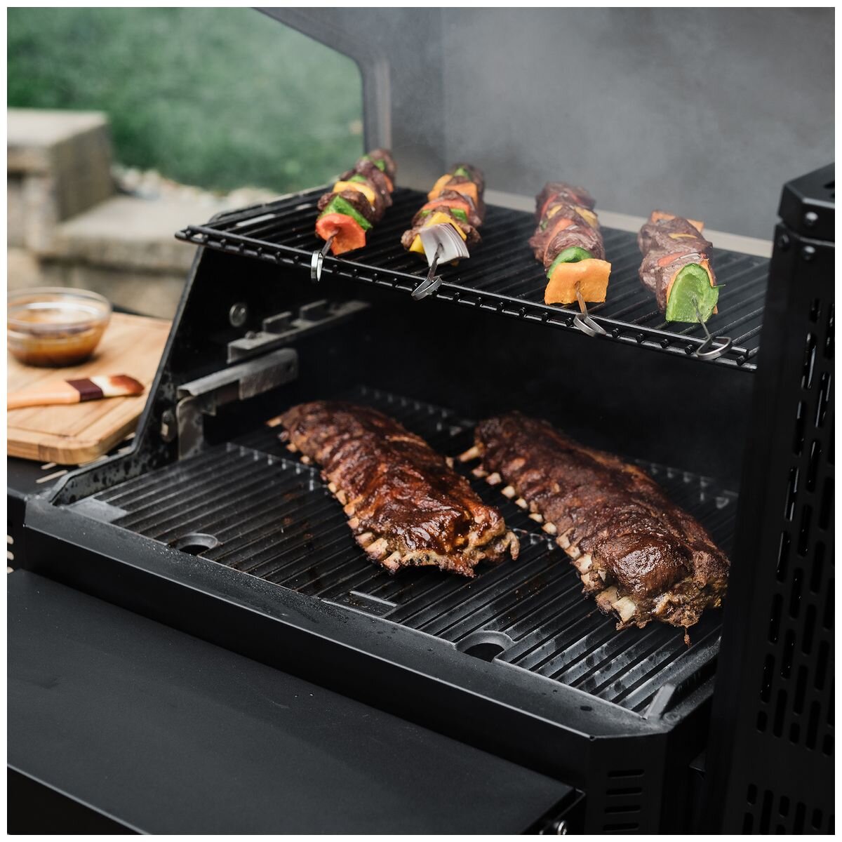 Masterbuilt Gravity Series 600 Digital Charcoal Smoker BBQ - App Control, Black - MB20041423