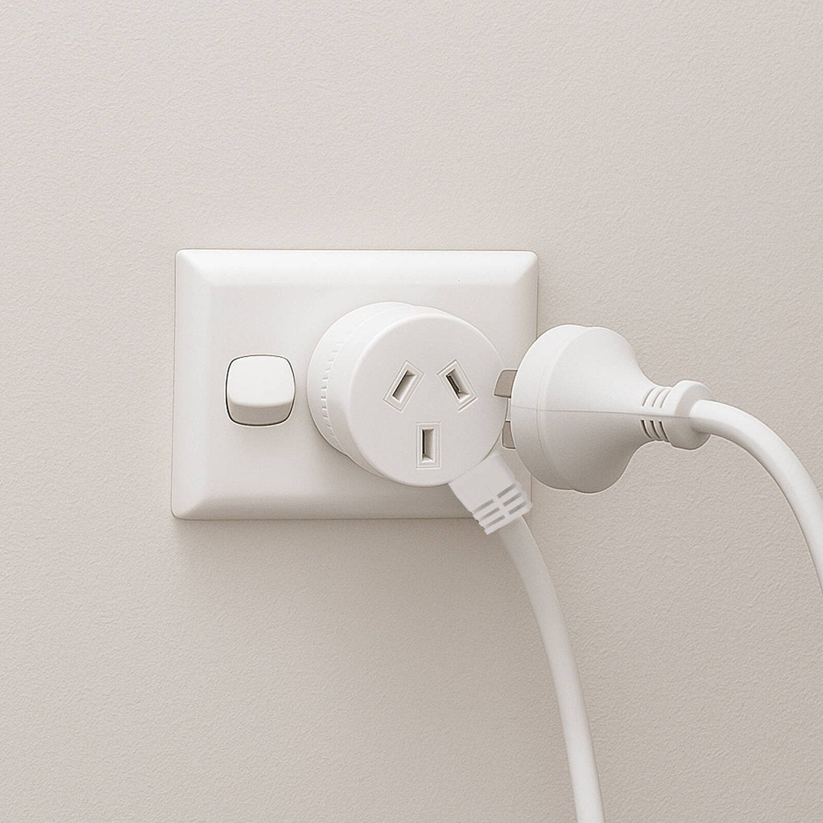 Arlec 1m White Piggyback Extension Lead 240V 10A PEL1