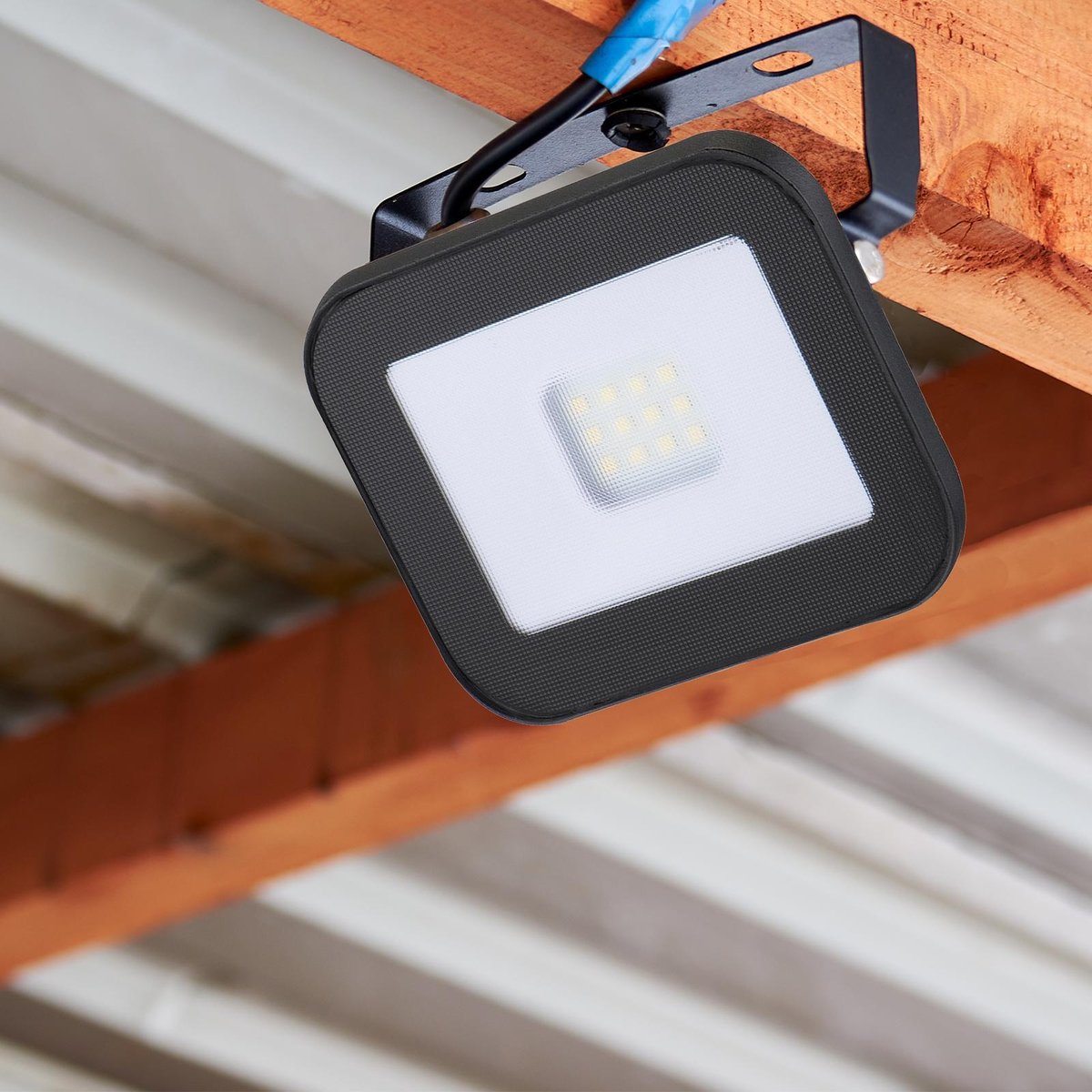 Deta 12W LED Slim Profile Security Floodlight 1200lm Black DET810