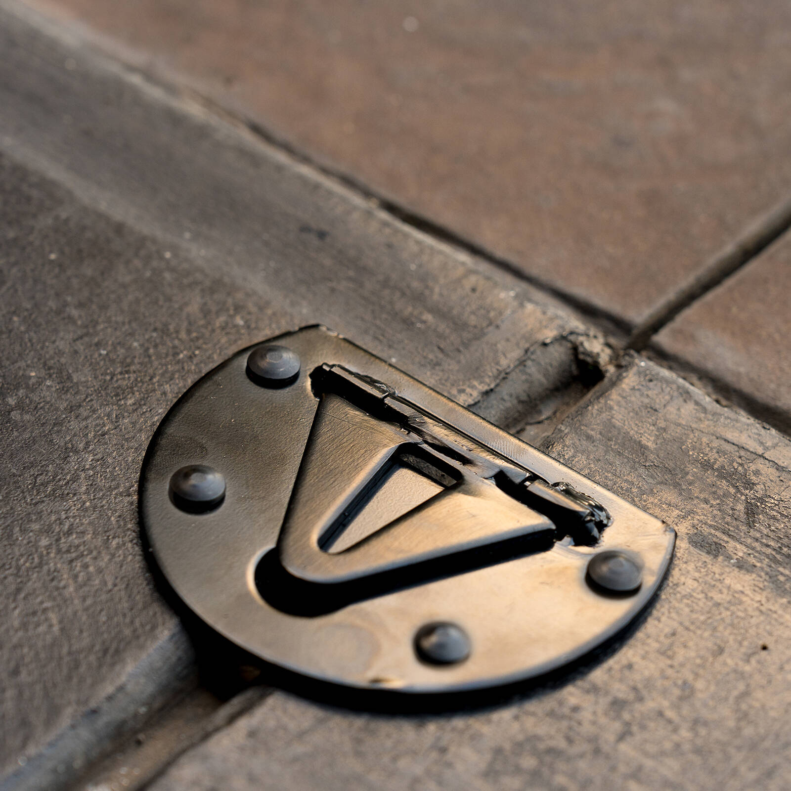 Taskmaster 100mm Black Matte Zinc Garage Door Floor Anchor