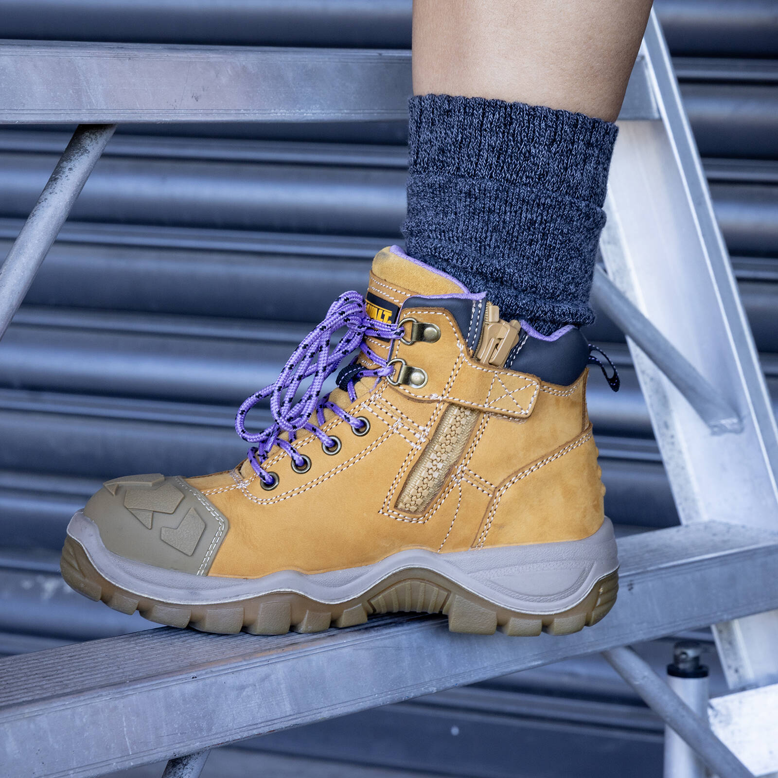 DeWALT Women's Wheat Ashton Pro Steel Cap Work Boot Size 6 - Water Resistant Nubuck, SRC