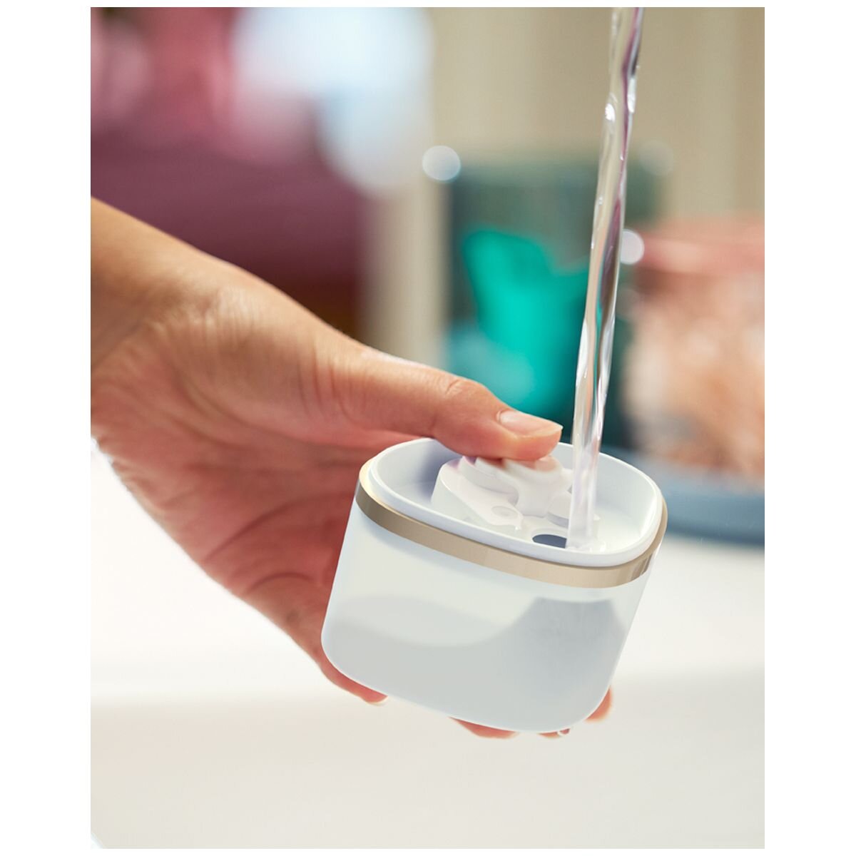 Philips 3000 Series handheld garment steamer - 30-second heat-up, 120mL tank, white - STH3020-10