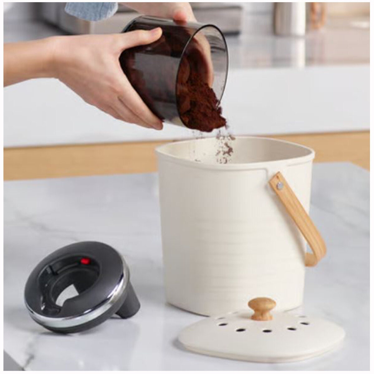 Breville The Puck Sucker - Vacuum Pump - Dishwasher Safe Tritan Container - BEA503NEU0ZAN1