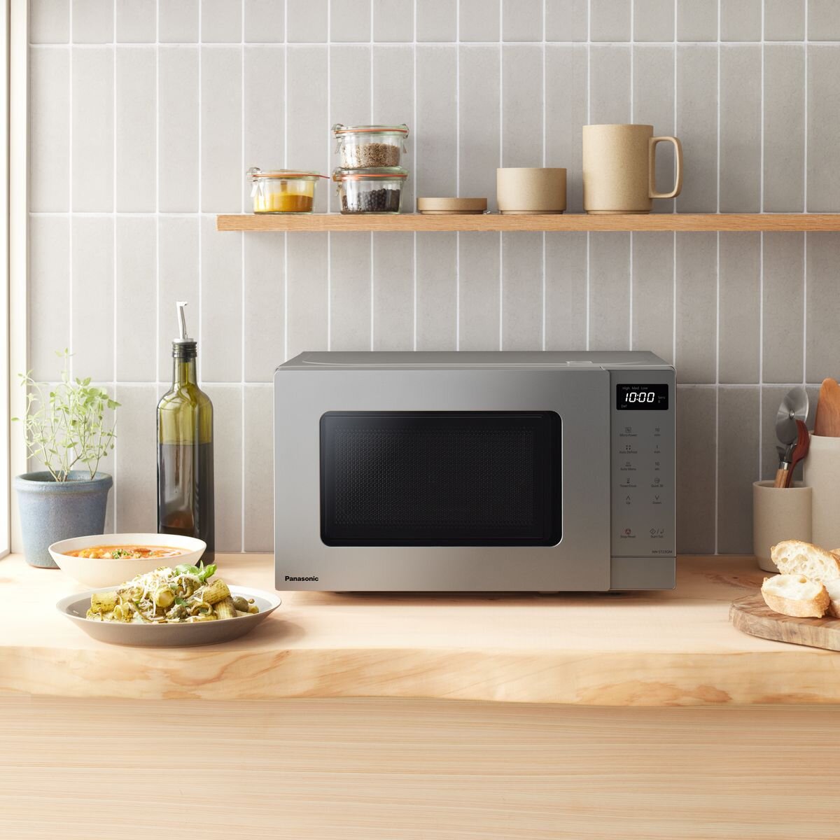 Panasonic 20L compact microwave oven - 800W, silver, 8 auto menus, auto defrost, Quick 30 - NN-ST23QMQPQ