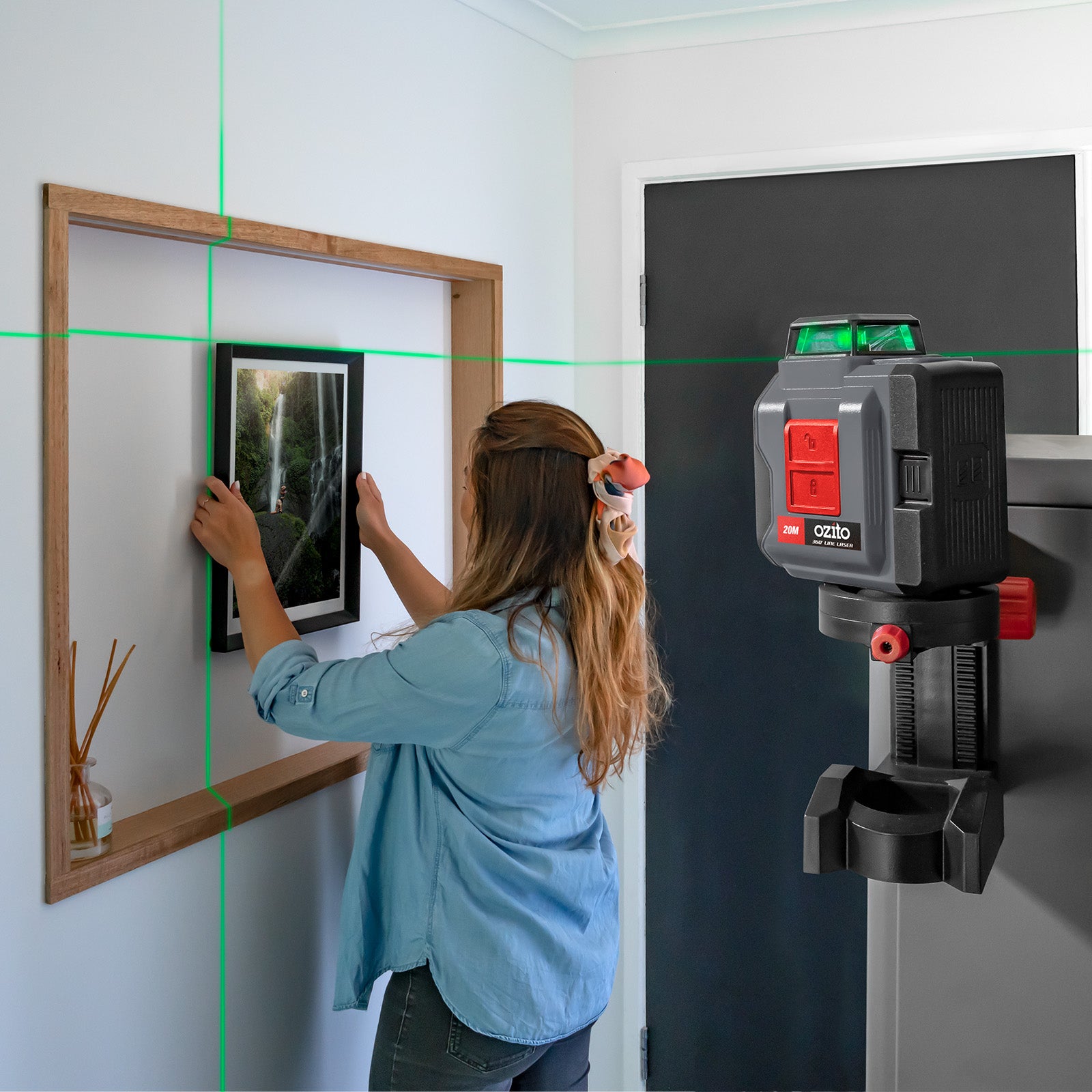 Ozito 20m Range 360° Line Laser Green Beam Auto Levelling LCL-360G