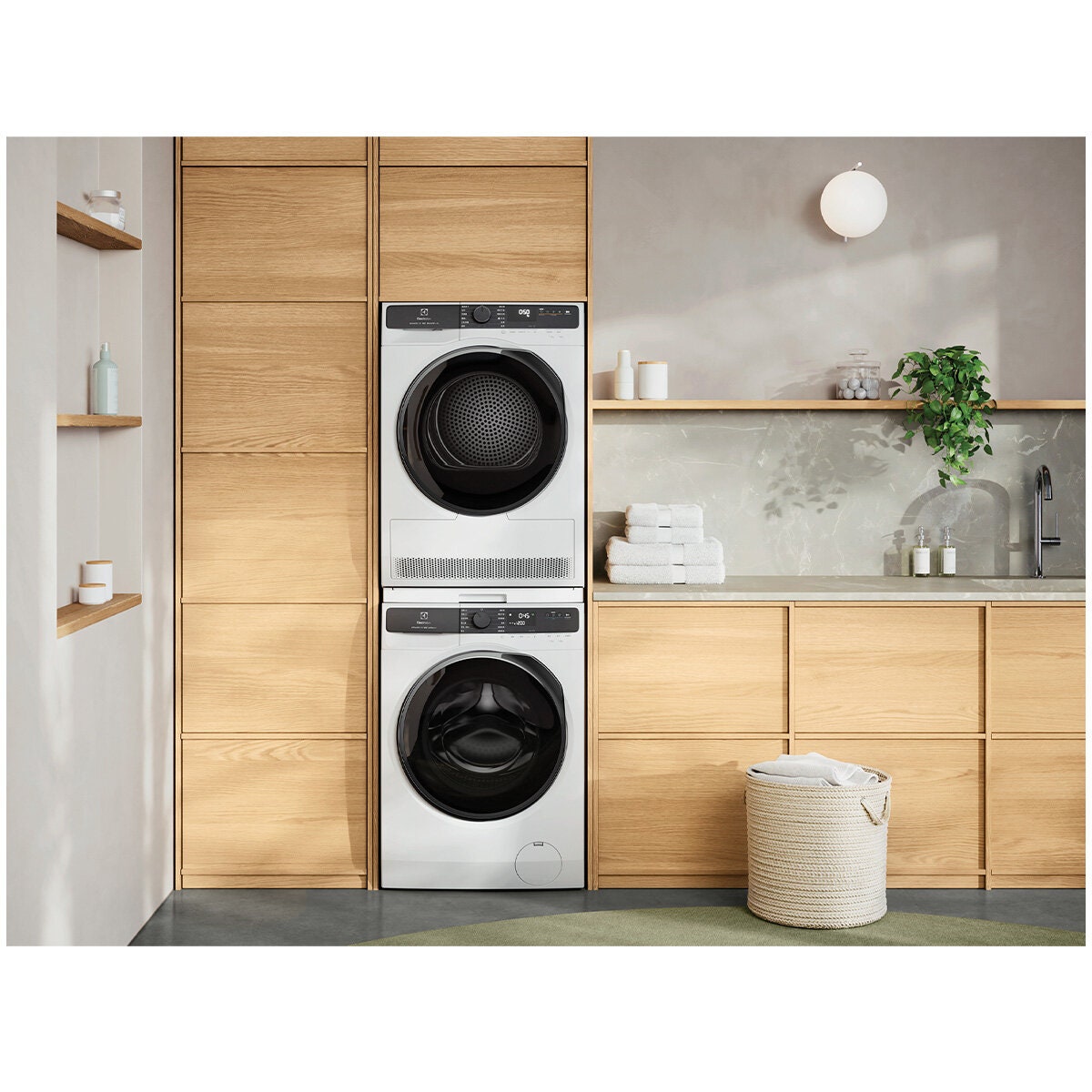 Electrolux 500 Series 8kg heat pump dryer - 8 star energy rating, Hygiene cycle, Woolmark care - EDH803P5WC