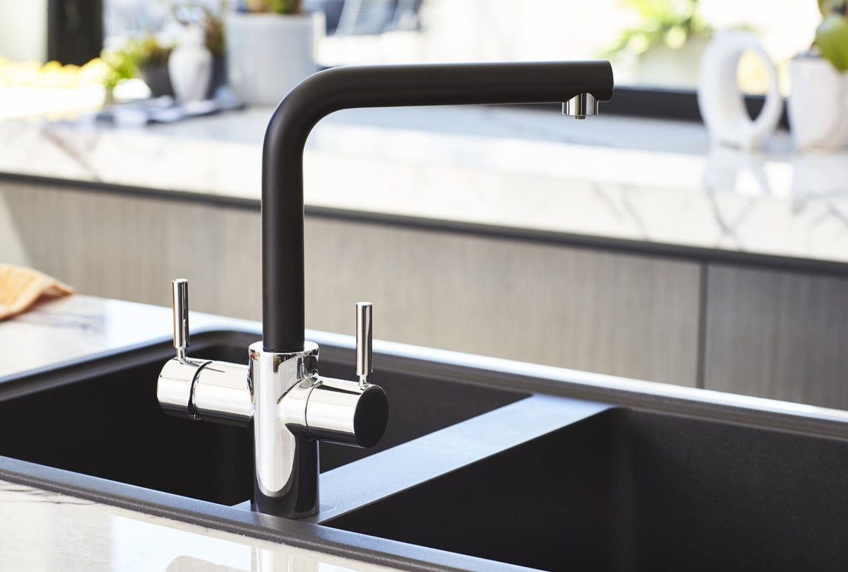 InSinkErator Multitap 3N1 L-shape steaming hot water tap - black and chrome, 2.5L NeoTank - 3003LB