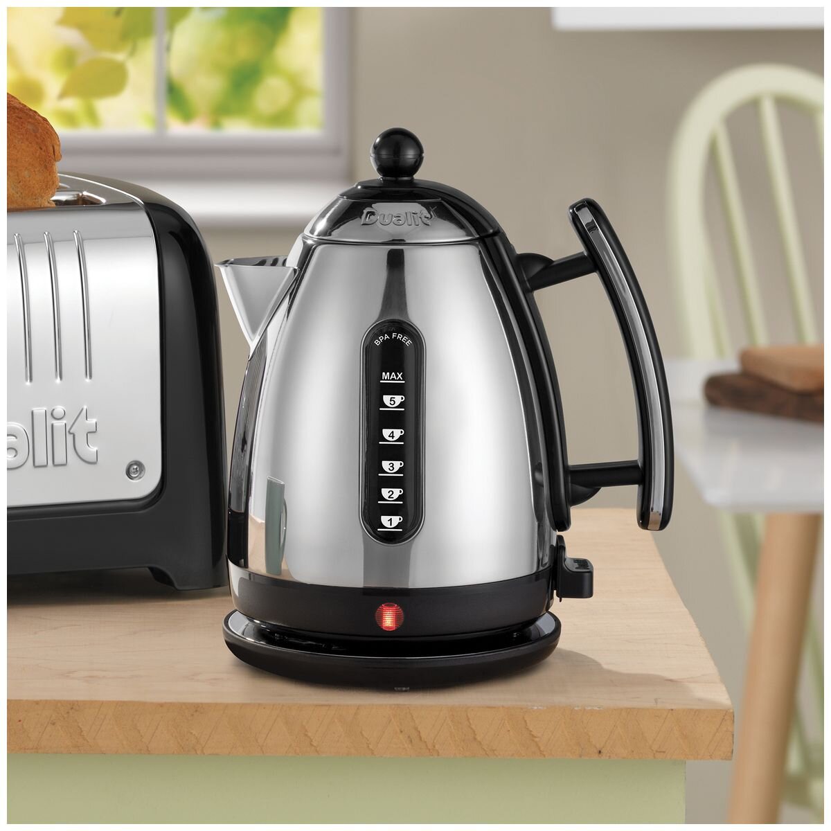 Dualit Jug Kettle 1.5L - Gloss Black Polished Finish, 2400W Rapid Boil, 360 Degree Base - DU72040