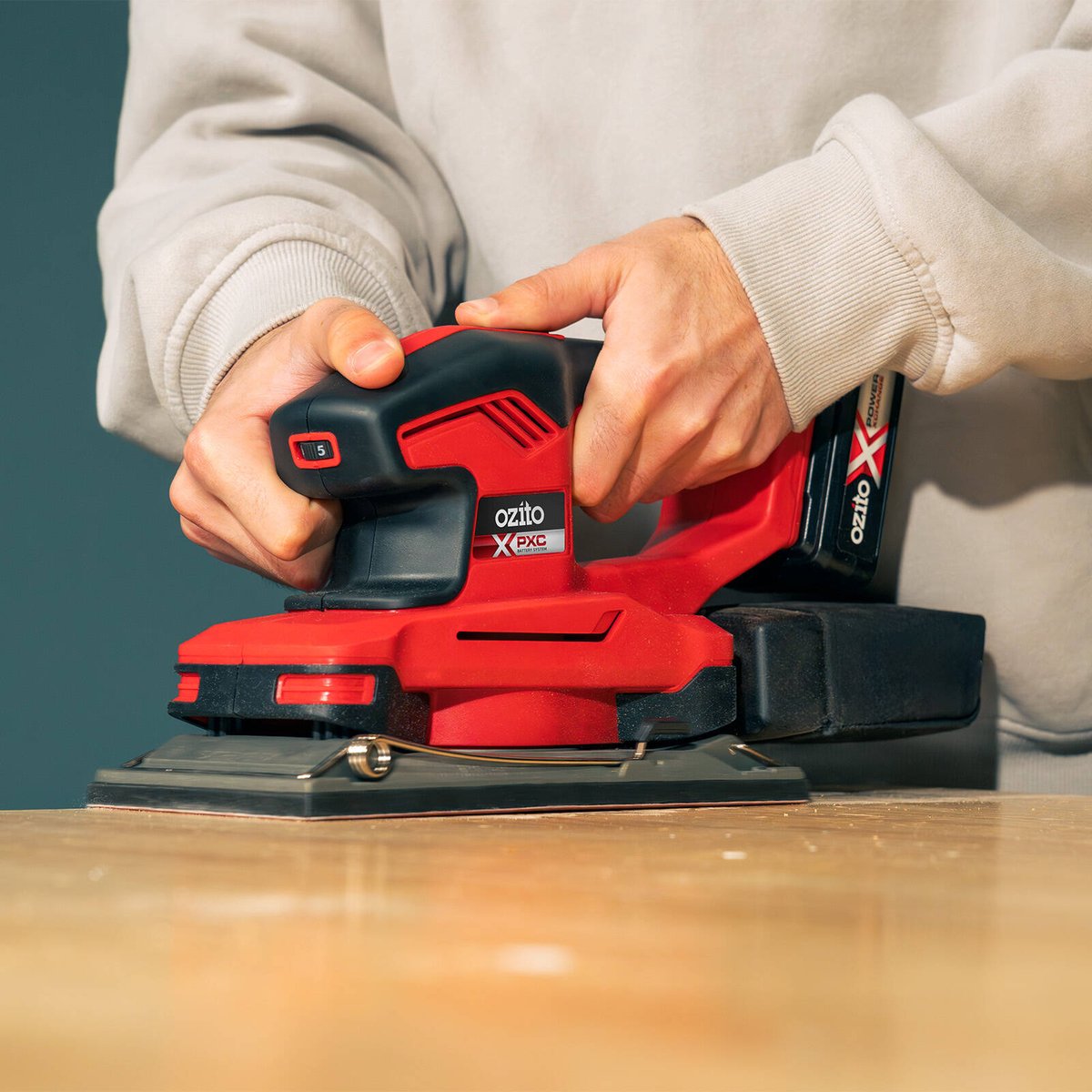 Ozito PXC 18V Cordless 1/2 Sheet Sander PXHSS-018 with Dust Bag (Skin Only)