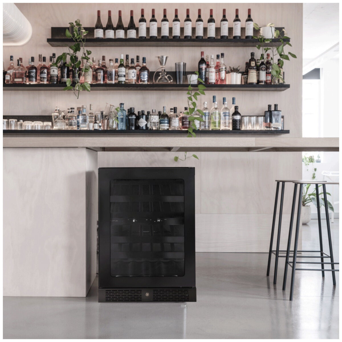 Artusi 37 bottle dual zone wine cellar - matte black, UV protected glass door, reversible hinge - AWC37BV