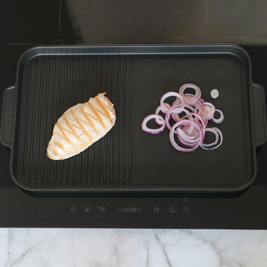 Stanley Rogers Giant Grill Plate - 44 x 27cm cooking area - induction and all cooktops - matte black - 42308