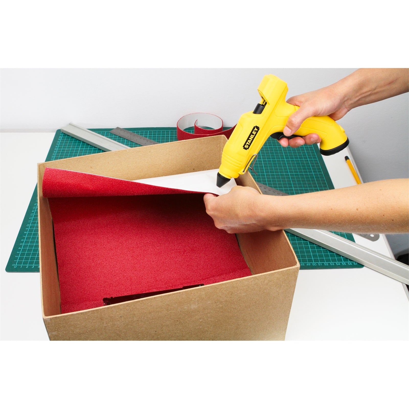Stanley 240V 25W Corded Glue Gun - 12mm Sticks