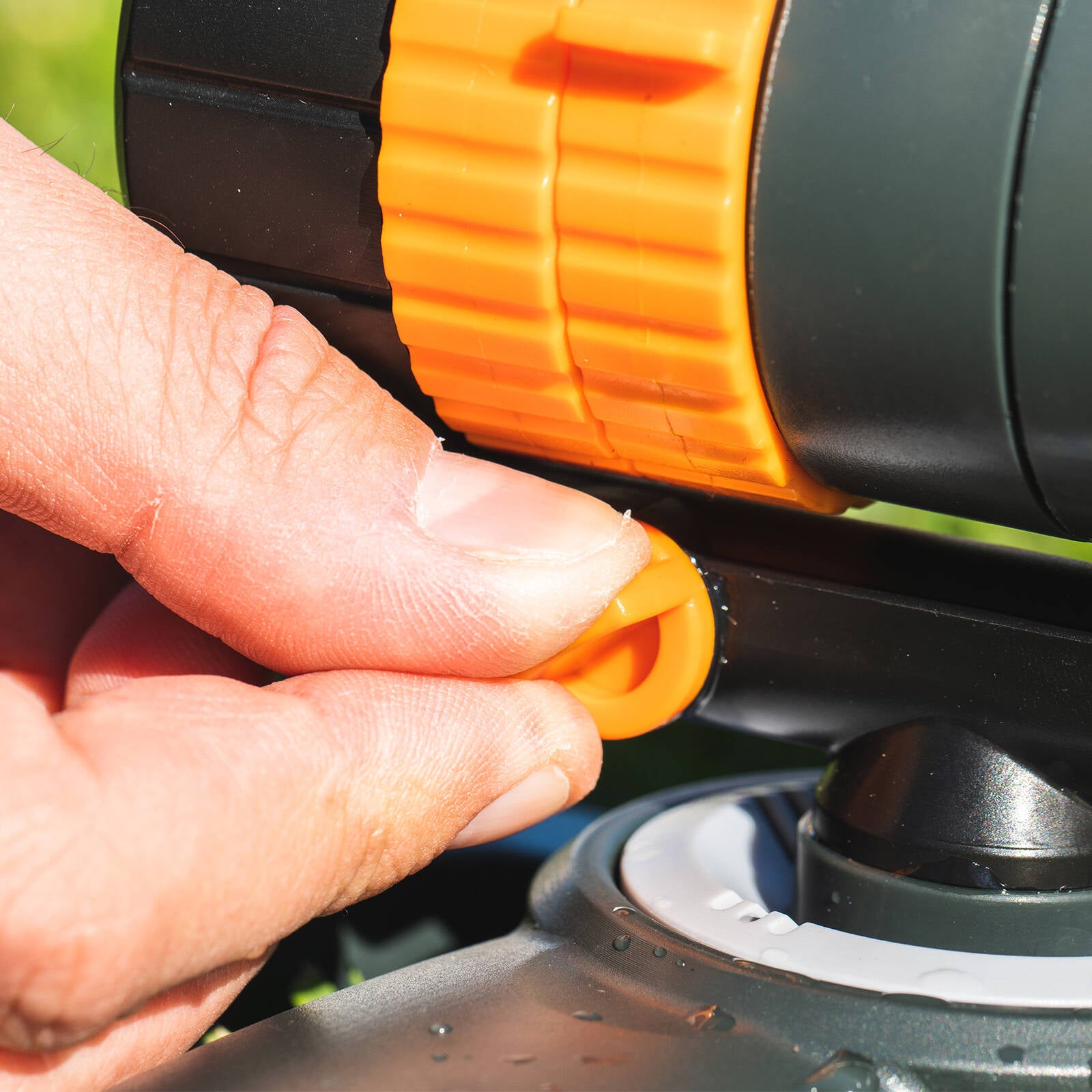 Holman Mini Oscillating Plastic Sprinkler on Weighted Base