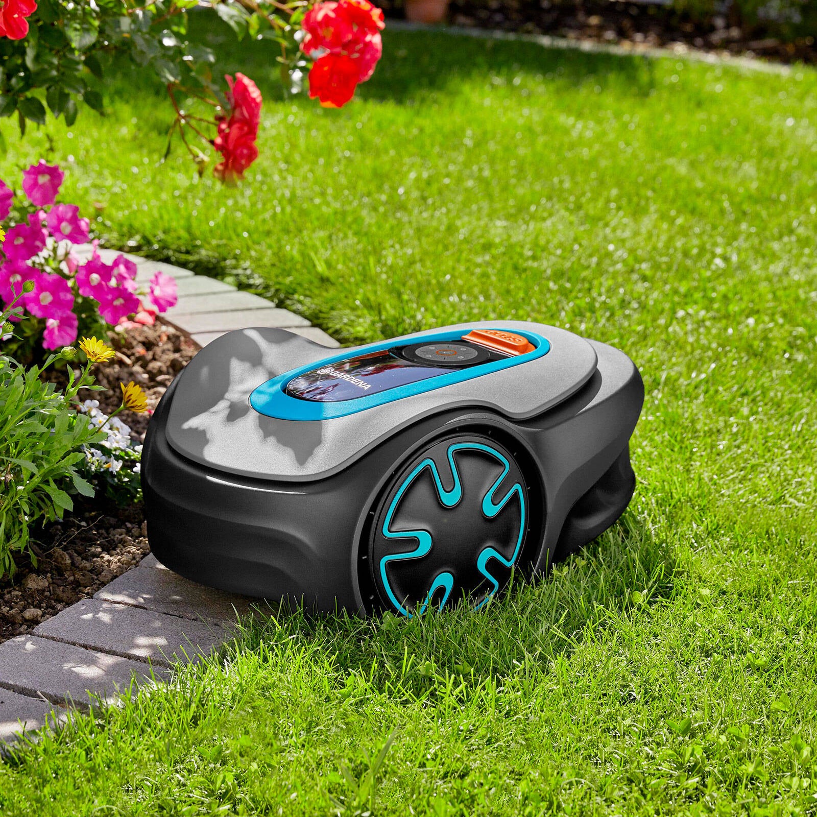 Gardena Sileno Minimo 500 18V Robotic Lawnmower 160mm Cut Grey 15202-38