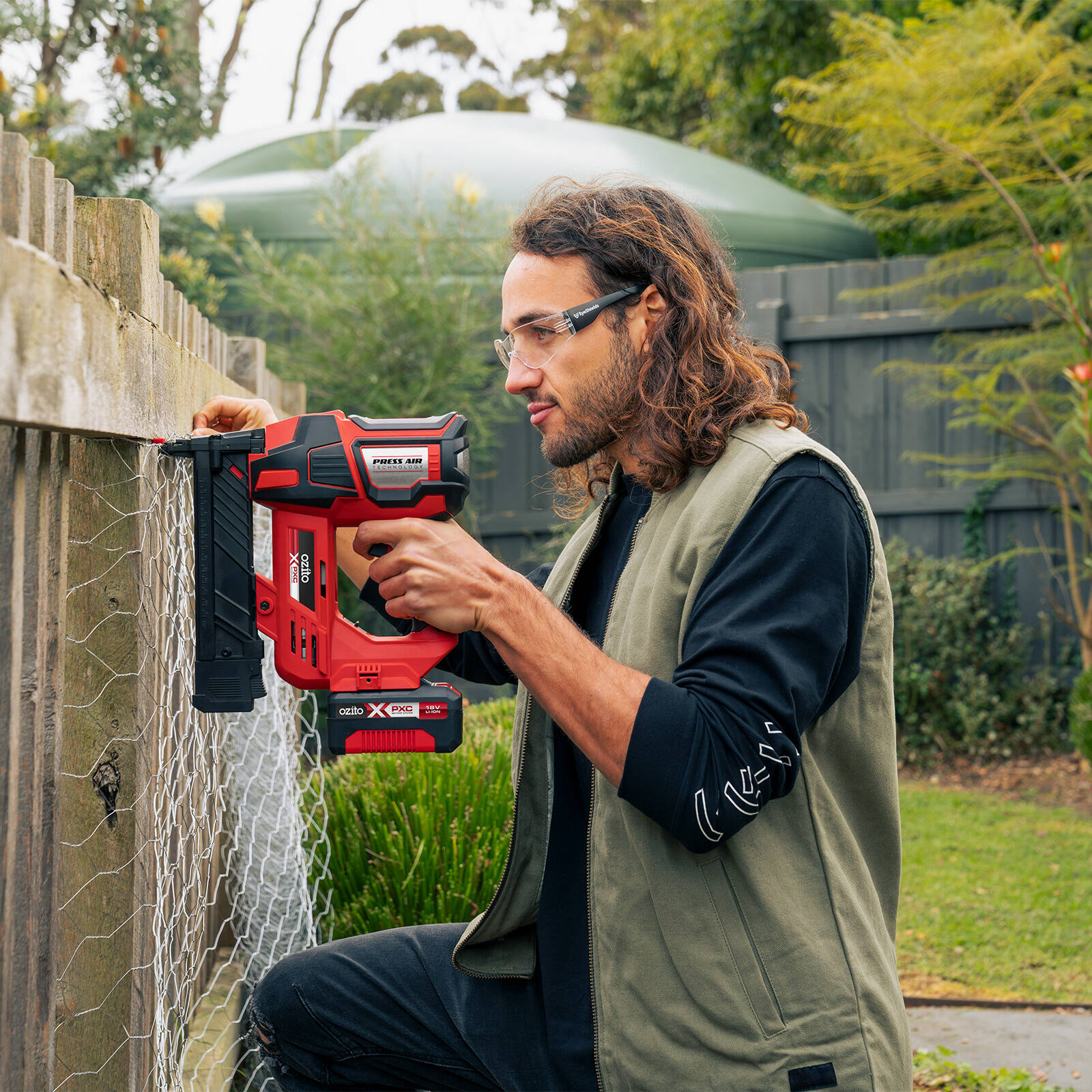 Ozito PXC 18V Cordless Staple Gun PXSGS-218 with Safety Striker (Skin Only)