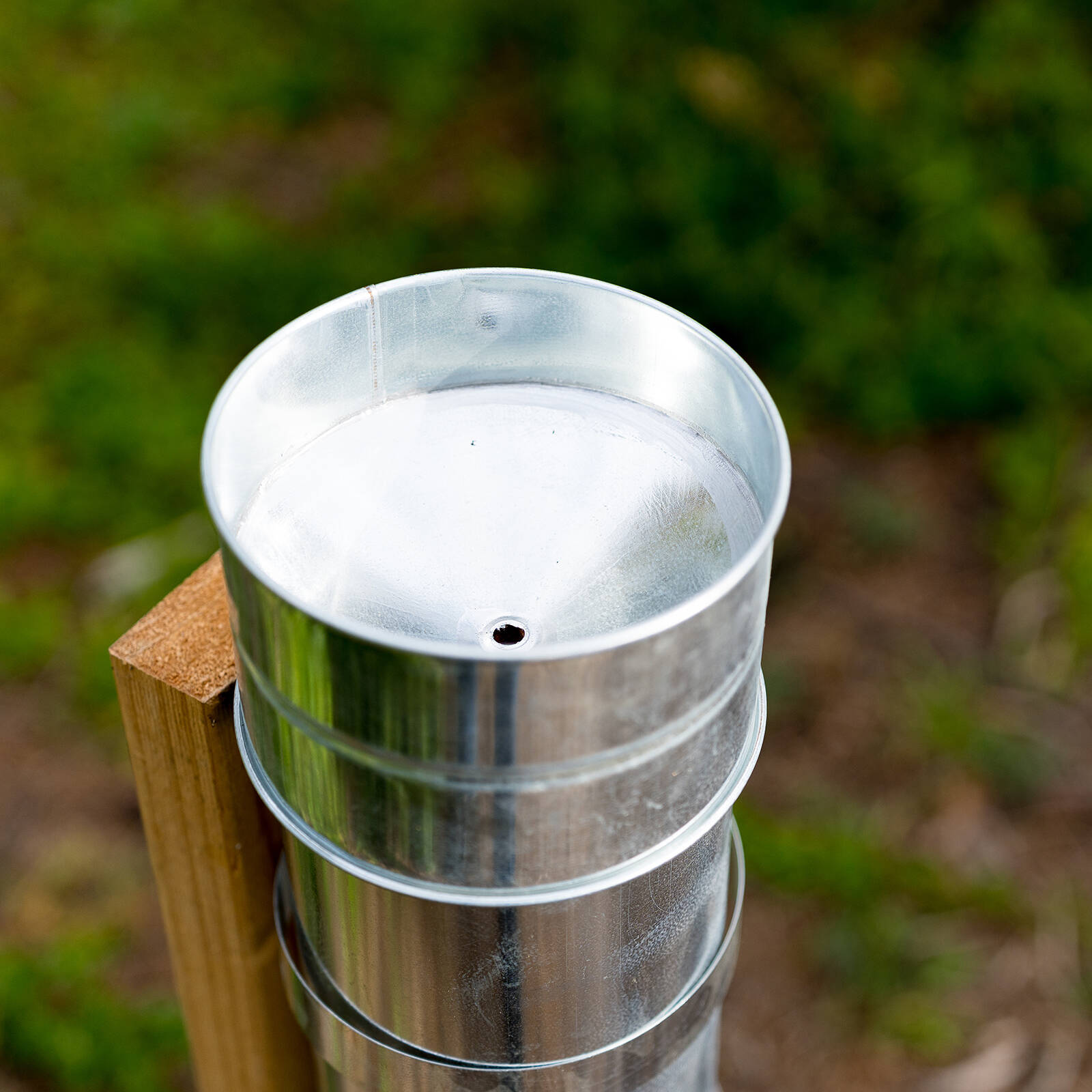 Garden Zen Metal Rain Gauge, Galvanised Steel & Glass, Bracket Mount